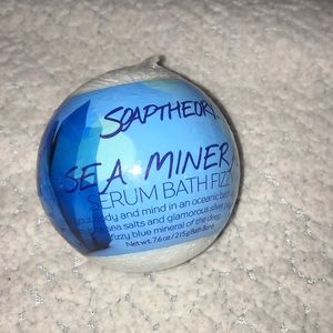 Bath bomb